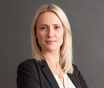 Jennifer Esser